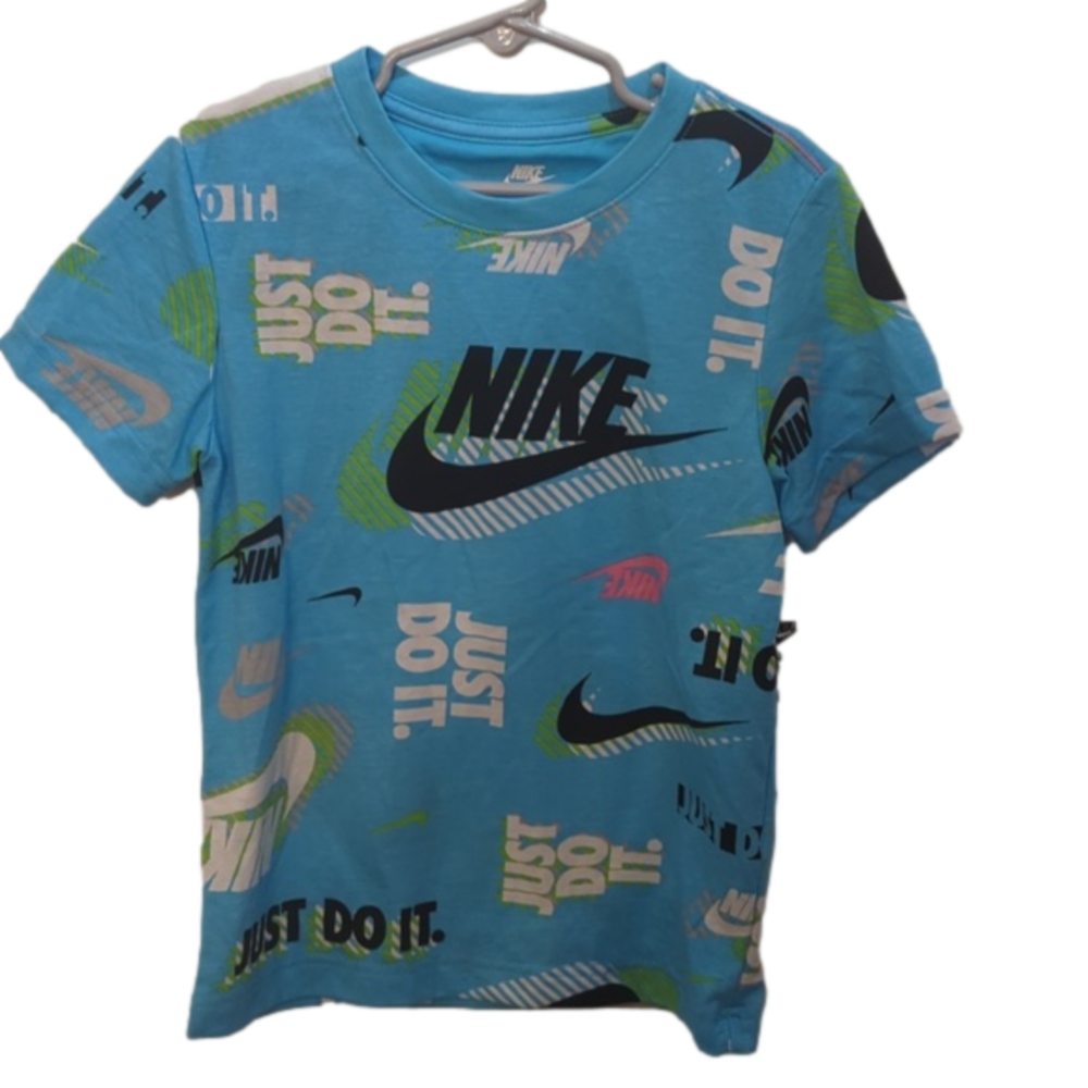 BOYS Nike Tshirt and matching shorts